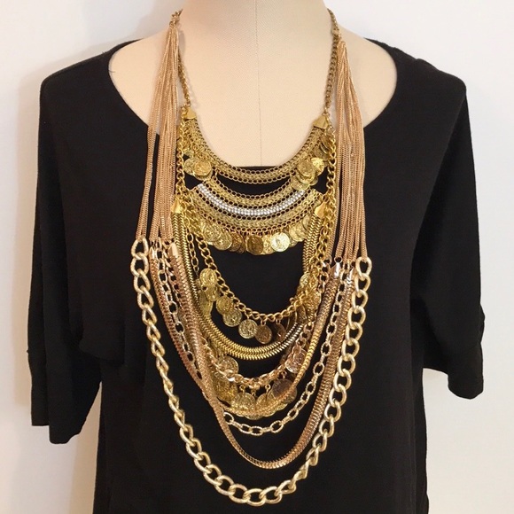 Jewelry - Gold coin chain statement necklace boutique